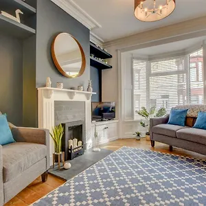  Holiday home Stones Throw